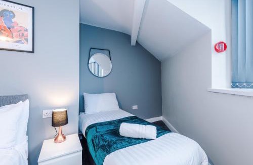Blackpool Town Center House | Spacious 6-Bedroom Central Blackpool