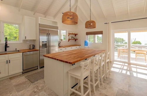 Nassau House | Spacious 6-bedroom house in charming Nassau with AC