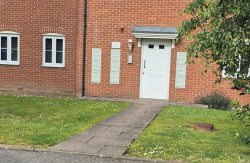 Solihull Apartment | Spacious Accommodation Near NEC & Birmingham Airport
