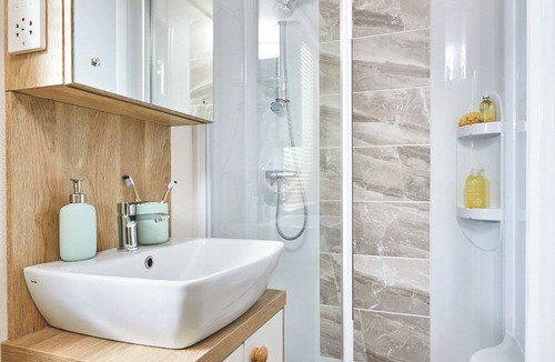 Axminster Apartment | Spacious and luxurious 12-foot-wide caravan with one double and one twin.