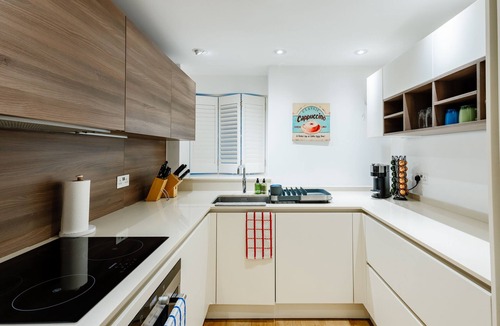 Pimlico House | Spacious, Bright & Cosy ~ Ideal Victoria Location!