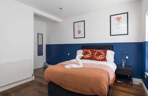 Northampton Apartment | Spacious & Charming 2BR - Perfect Stay