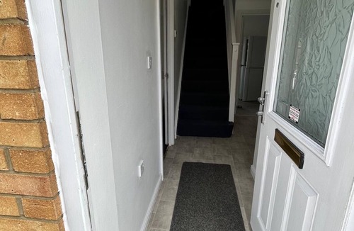 Luton House | Spacious Delight double bedroom