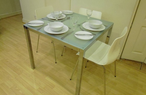 Earl's Court Apartment | Spacious, eco-friendly studio apartment in a great location in Earl's Court.