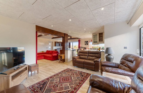 Backwell House | Spacious home near Bristol - Sauna & Court