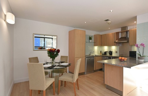 Farringdon Apartment | Spacious modern bright flat 2min from Tube, 24h check-in, 12min from St Paul’s