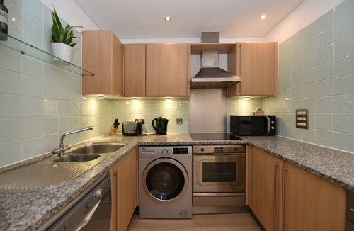 Farringdon Apartment | Spacious modern bright flat 2min from Tube, 24h check-in, 12min from St Paul’s