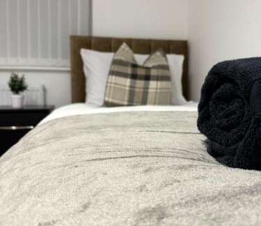 St Helens Apartment | Spacious & Modern house in St Helens
