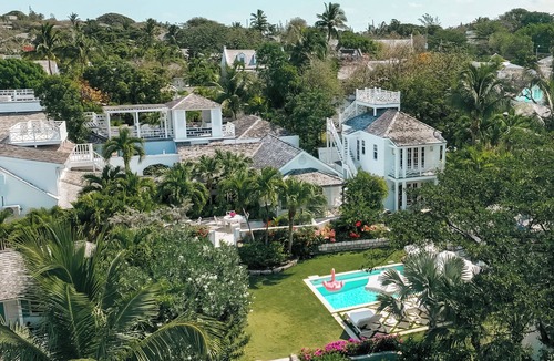 Dunmore Town House | Spacious Newly Renovated 5-bedroom Compound in Dunmore Town, Harbour Island