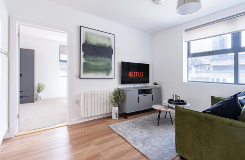 Southampton City Centre Apartment | Spacious one-bedroom apartment in the City Centre
