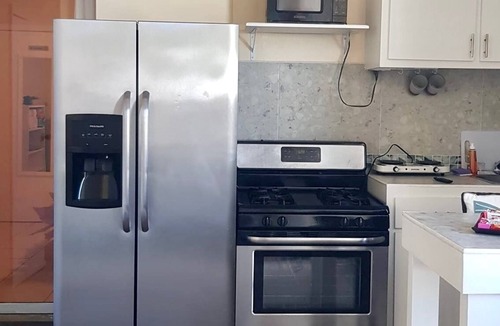 Nassau Apartment | Spacious Poolside Getaway 10min Walk to the Beach