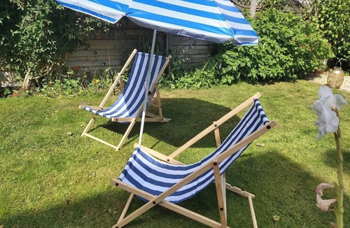 Littlehampton Apartment | Spacious Seafront Apartment, Garden & Free Parking