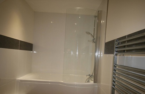 Aylesbury Apartment | SPACIOUS SERVICED APARTMENT WITH 2 BEDROOMS IN THE HEART OF AYLESBURY.