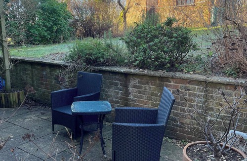 Horspath House | Spacious Village House near Oxford with Woodburner