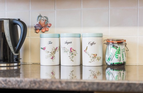 Telford House | Spacious White House with parking, garden, Wi-Fi
