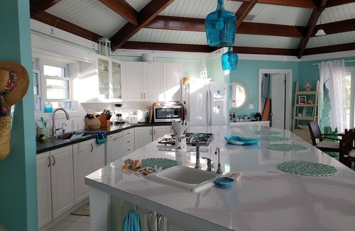 Wemyss Settlement House | Spectacular beachfront calm water sunset property