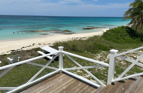 Great Guana Cay House | SPECTACULAR NEW 4-BR, 3-BA on the BEST BEACH! - King Beds- LAST-MINUTE SPECIALS!