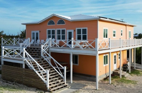 Great Guana Cay House | SPECTACULAR NEW 4-BR, 3-BA on the BEST BEACH! - King Beds- LAST-MINUTE SPECIALS!