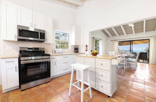 Eastern Road Villa | Spectacular ocean view villa with pool 7-min walk to the beach