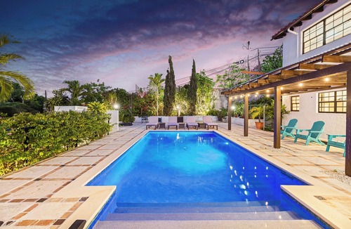 Eastern Road Villa | Spectacular ocean view villa with pool 7-min walk to the beach