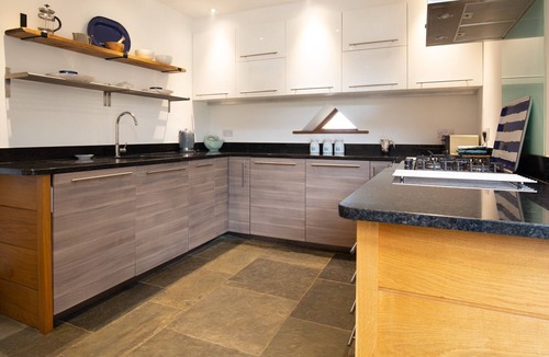 Hook Norton House | Spring Barn, Chipping Norton - sleeps 4 guests in 2 bedrooms