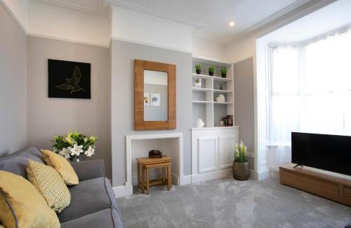 Aylestone House | Spring Villa