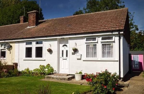 Cheveley Cottage | SPURLING COTTAGE, with a garden in Cheveley