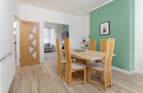 Anfield House | St Davids House - Air Host & Stay - 4 Bedrooms - Contractor Friendly