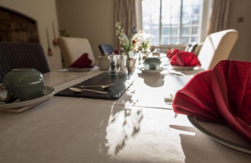 Blandford Saint Mary Bed & Breakfast | St Leonards Farmhouse