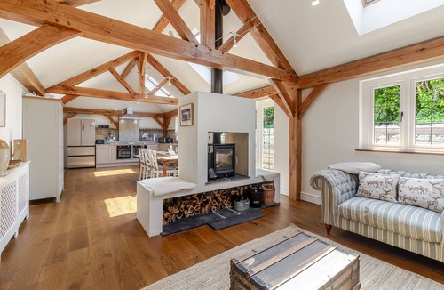 Burley Cottage | STABLE COTTAGE, pet friendly, character holiday cottage in Burley