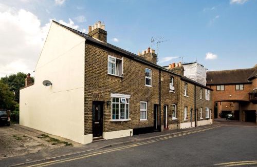 Eton House | STABLE HOUSE - Eton WINDSOR