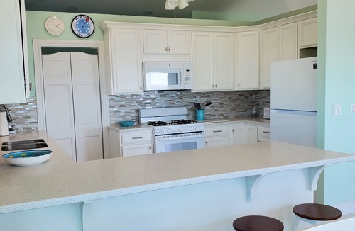 Staniel Cay House | STANIEL CAY 4BR/3BA BEACHFRONT Private Vacation Home "Gibraltar" - 2026 Refresh!