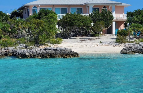 Staniel Cay House | STANIEL CAY 4BR/3BA BEACHFRONT Private Vacation Home "Gibraltar" - 2026 Refresh!