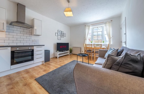 Bishop's Stortford Apartment | Stansted A'port & Bishops Stortford Town Apartment