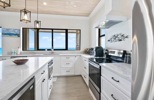 Farmer's Hill Villa | Stay Blessed Villa - Always Sandy Beach - Walkable To Restaurant By Beach!