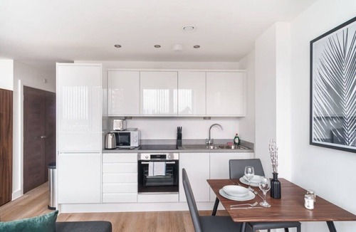 Old Trafford Apartment | Stay Zeni, Alexandra Rise Manchester Cosy Studio