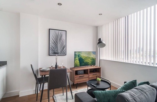 Old Trafford Apartment | Stay Zeni, Alexandra Rise Manchester Cosy Studio