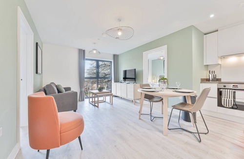 Derby Apartment | Stay Zeni, Hardwick House Derby Lovely 2 Bed Flat