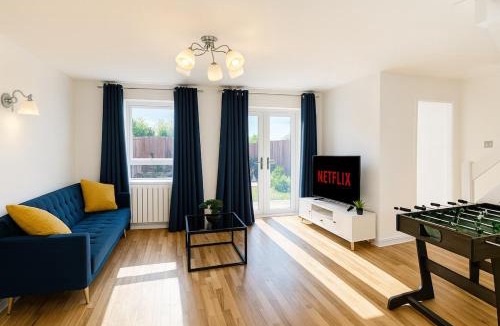 Aylesbury House | Stoke Mandeville House - Sleep 6-8