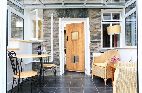 Staveley Cottage | STONE COTTAGE AT STAVELEY, pet friendly, with open fire in Windermere