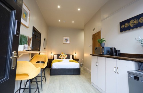 Golborne Apartment | Stone Pit Apartments