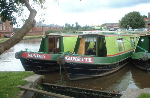 Stone Cabin | Stone - Self-Drive Boat - Sleeps 2 - Pet Friiendly