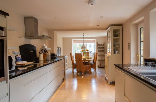 Stow-on-the-Wold House | Stow House, Stow-on-the-Wold - sleeps 9 guests in 5 bedrooms