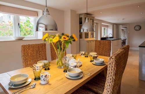 Stow-on-the-Wold House | Stow House, Stow-on-the-Wold - sleeps 9 guests in 5 bedrooms