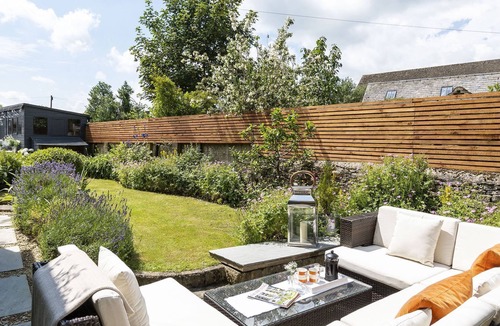 Stow-on-the-Wold House | Stow House, Stow-on-the-Wold - sleeps 9 guests in 5 bedrooms