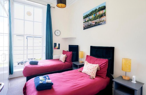Cotham Apartment | STR8BS8 Georgian 2-Bedroom Apartment, Clifton, Parking & Garden
