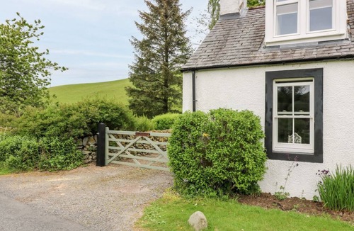 Beattock Cottage | Strathannan: A Charming Retreat