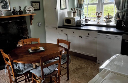 Woodend Cottage | STRATHNOON, pet friendly, character holiday cottage in Carrbridge