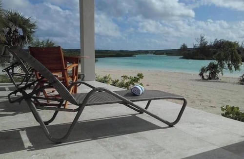 New Bight House | Strawberry Bungalow On Fountain Bay