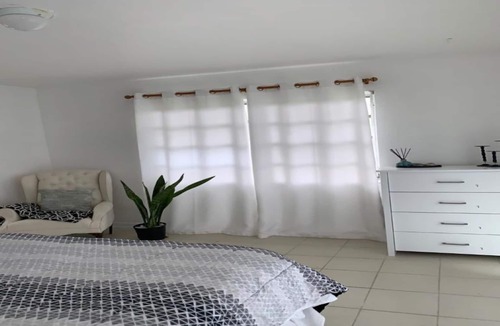 Bell Channel Bay Apartment | Studio Apartment Close To Beach